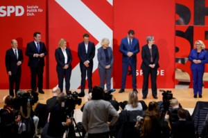 Μετά τη Μέρκελ, φεύγει και ο Ζάιμπερτ: Τέλος εποχής και για τον μακροβιότερο κυβερνητικό εκπρόσωπο - εικόνα 2