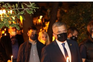 Μαρίνα Πατούλη: Έκανε Ανάσταση με άλλη παρέα φέτος - Οι ευχές της για το Πάσχα [Εικόνες]