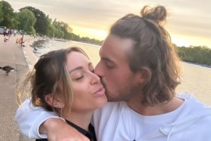 Τα "μαζεύει" τώρα η μητέρα του Τσιτσιπά για την Μπαντόσα: Ξέρω ότι είναι ένας καλός άνθρωπος