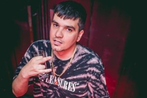 Παπακαλιάτης: Backstage βίντεο από τη νέα του σειρά "Ο Δάσκαλος" - Εμφάνιση έκπληξη της Χαρούλας Αλεξίου [εικόνες]