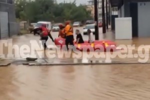 Βόλος: Δύο οι νεκροί από την κακοκαιρία λέει ο Αχιλλέας Μπέος- Βρέθηκε ο αγνοούμενος οδηγός [βίντεο]