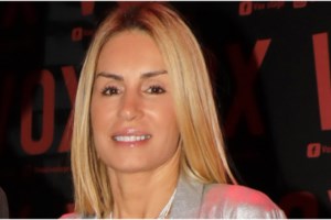 Εδώ υπάρχει ένας έρωτας μεγάλος: Ρουβάς - Ζυγούλη αντάλλαξαν ένα τρυφερό φιλί στο στόμα επί σκηνής - εικόνα 10