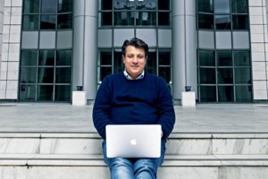 Επίσκεψη Μητσοτάκη στο Νοσοκομείο "Σωτηρία": Είστε οι ήρωες πίσω από τις μάσκες - εικόνα 9