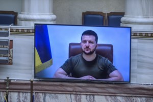 Μητσοτάκης για ομιλία Ζελένσκι: Πολιορκημένοι, αλλά Ελεύθεροι - Η Αθήνα της Δημοκρατίας συμπαραστέκεται στο ελεύθερο Κίεβο