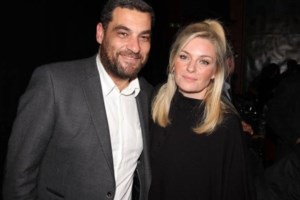 Ελισάβετ Μουτάφη - Μάνος Νιφλής: Το πρώτο καλοκαίρι με τον γιο τους - Tα παιχνίδια στην άμμο