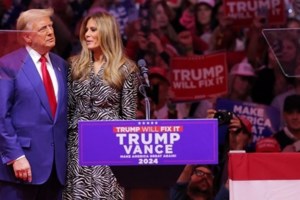 Θα ζήσει η Μελάνια στον Λευκό Οίκο με τον Ντόναλντ Τραμπ; Τι αποκαλύπτουν οι συνεργάτες της νέας Πρώτης Κυρίας των ΗΠΑ - εικόνα 3