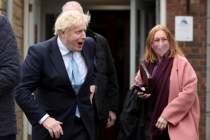 Βρετανία: Ο Μπόρις Τζόνσον και η Κάρι Σίμοντς θα παντρευτούν το επόμενο καλοκαίρι - εικόνα 2