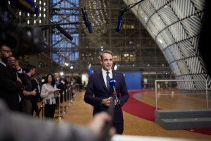 Ο Ζελένσκι συζήτησε με τον Μακρόν το ενδεχόμενο ανάπτυξης δυτικών στρατευμάτων στην Ουκρανία