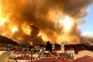 Φωτιά στη Ρόδο: Αναζωπύρωση στην περιοχή Καλαμώνας