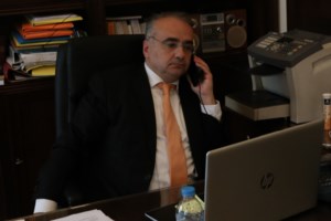 Θέμης Σοφός: Παραιτήθηκε από την θέση του αντιπρόεδρου του ΔΣΑ λόγω του κορονο-πάρτι Βερβεσού