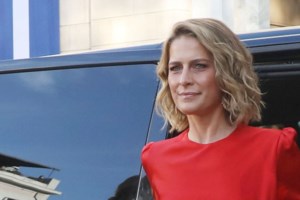 Λουλουδάτες και ανοιξιάτικες σε κυκλαδονήσι: Η Τατιάνα Μπλάτνικ σε ένα τρυφερό στιγμιότυπο με τη μητέρα της - εικόνα 2