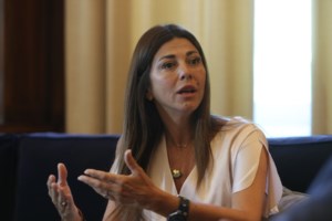 Ζαχαράκη για αναπληρωτές: Σε έναν νομό εμφανίστηκαν 12 νηπιαγωγοί και οι έξι πήραν άδεια την πρώτη ημέρα