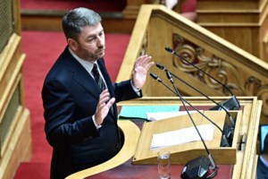 Νίκος Ανδρουλάκης: Τα γενέθλια του προέδρου του ΠΑΣΟΚ - Εκλεισε τα 46 και έσβησε τα κεράκια στην τούρτα του