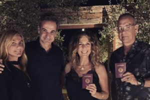 Κορονοϊός: Ο Τομ Χανκς θα περιμένει να εμβολιαστεί - "Πέρασα τις δυσκολότερες 10 μέρες της ζωής μου"