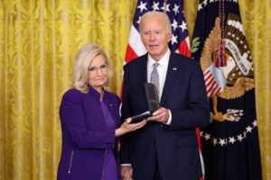 Ο Τραμπ απαιτεί από τη Βρετανία να "ξεφορτωθεί" τις ανεμογεννήτριες και να ανοίξει τη Βόρεια Θάλασσα στις πετρελαϊκές εταιρείες