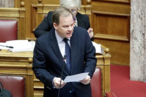 Πλεύρης για ανεμβολίαστους υγειονομικούς: Άτομα που δεν πιστεύουν στην επιστήμη δεν έχουν θέση στο ΕΣΥ