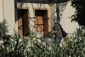 Νέα Σμύρνη: Σάλος με ηλικιωμένη που μαχαίρωσε νεογέννητα γατάκια - Το ένα δεν τα κατάφερε