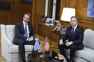 Στα Χανιά και ο Κωνσταντίνος Μητσοτάκης μαζί με τον πατέρα του για τα Θεοφάνεια [εικόνες] - εικόνα 11