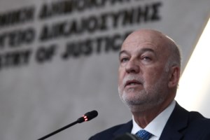 "Αναβολόσημο" απο 80-200 ευρώ για δικηγόρους που έχουν και... άλλες δουλειές - Πρόστιμα και στους δικομανείς