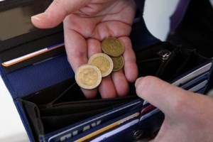 Καταγγελία στην Κομοτηνή: Πήγαν να κόψουν το ρεύμα σε ηλικιωμένη που ζει με παροχή οξυγόνου [βίντεο] - εικόνα 2