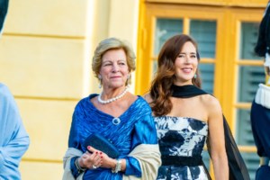 Τα γενέθλια της Μαρί Σαντάλ: Το Gucci φόρεμα, τα πολυτελή εστιατόρια και οι δύο τούρτες - εικόνα 9