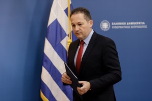 Σε ταβέρνα γλεντούσε ο Πολάκης την ώρα της συνέντευξης Τύπου Τσίπρα: "Να σου δώσω μια να σπάσεις αχ βρε κόσμε γυάλινε"
