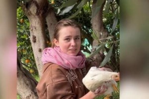 Εξαφάνιση 16χρονης: Βίντεο ντοκουμέντο - Η στιγμή που η Λόρα φτάνει στου Ζωγράφου με ταξί