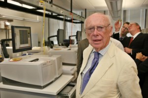 Πέθανε ο σπουδαίος σχεδιαστής Ντίμης Κρίτσας - Έντυσε τις μεγαλύτερες πρωταγωνίστριες του θεάτρου και του κινηματογράφου