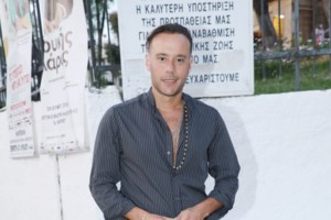 Συγκλονίζει η σύζυγος του ανεμβολίαστου δικηγόρου που πέθανε από κορονοϊό: "Τον έχασα γιατί τον έπεισαν αρνητές"