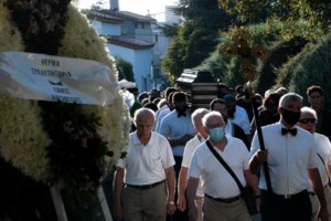 Διάσημη τραγουδίστρια εξομολογείται: "Δεν ξέρω αν θα μπορέσω να ξεπεράσω τον χαμό του Γιάννη Πουλόπουλου"