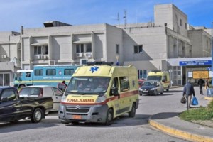 Κορινθία: Άγνωστοι βεβήλωσαν πάνω από 100 τάφους στα Εξαμίλια [Εικόνες] - εικόνα 3