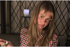 Τζένη Μπαλατσινού: Με πρωινό ethnic look και ιδιαίτερα σανδάλια στο Μαρούσι - εικόνα 7