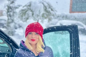 Ελένη Φουρέιρα: Βγήκε με Louboutin και λευκό μπουρνούζι στα χιόνια και το twitter πήρε φωτιά - εικόνα 10