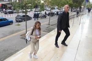 Ξεσπά η μητέρα της Έμμας: Αυτές οι μαρτυρίες είναι για Όσκαρ -  Κυκλοφορούσε με ύφος "με κουράσατε" [βίντεο]