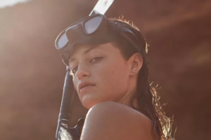 Μερκούρη-Λάτσιος: Το καυτό μπικίνι της Γαίας, οι βουτιές του Άγγελου και το αντίσκηνο στην αμμουδιά [εικόνες] - εικόνα 2