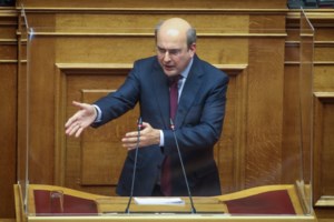 Βουλή: "Πέρασε" το νομοσχέδιο για τον ΕΦΚΑ - "Ναι" από ΝΔ και Μπογδάνο