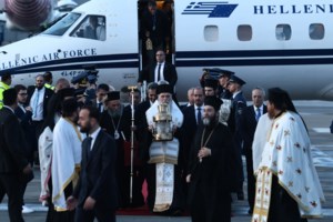 Ένταση στην τελετή αφής στον Πανάγιο Τάφο: Προσωρινή κράτηση φρουρού του Έλληνα πρόξενου - Ελεύθερος με παρέμβαση του ΥΠΕΞ [βίντεο]