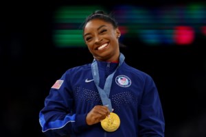 "Μπορείς να με συγχωρέσεις; Μη με κρίνεις για το παρελθόν"- Μετανιωμένη η μητέρα της Σιμόν Μπάιλς- Την εγκατέλειψε 6 ετών