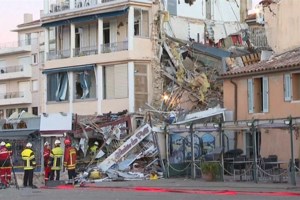 Συνελήφθησαν δύο ύποπτοι στο Παρίσι - Σχεδίαζαν επιθέσεις με μαχαίρια την περίοδο των Χριστουγέννων - εικόνα 3