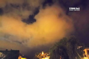 Εντυπωσιακές φωτογραφίες από την Λαμία:  Το σύννεφο "έκρυψε" την πόλη [εικόνες]