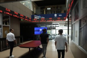 Σε πληθωρισμό και επιβράδυνση ανάπτυξης οδηγούν οι δασμοί, προειδοποιεί ο πρόεδρος της Fed - "Ρίξε τα επιτόκια", απαντά ο Τραμπ - εικόνα 2