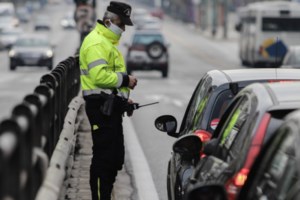 Άδειες από ΙΧ οι εθνικές οδοί - Μόνο νταλίκες στο δρόμο - εικόνα 2