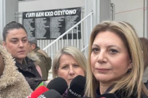 Πλακιάς για Καρυστιανού: "Πώς θα την αντιμετωπίζουμε; Ως μια μάνα που έχασε το παιδί της ή ως πολιτικό;" - εικόνα 2