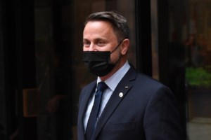 Λουξεμβούργο: Ο πρωθυπουργός Ξαβιέ Μπετέλ εισήχθη στο νοσοκομείο για παρακολούθηση