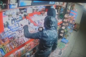 20χρονος είχε ρημάξει περίπτερα και μίνι μάρκετ σε Παγκράτι και Βύρωνα [βίντεο]