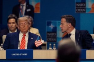 Βασίλισσα εκτός πρωτοκόλλου: Το viral βίντεο με τη Μαξίμα να... μιμείται τον Τραμπ ανοιγοκλείνοντας το στόμα της - εικόνα 4