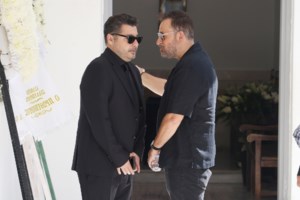 Λάμπρος Κωνσταντάρας: Συγκίνηση και δάκρυα για τον πατέρα του - Η εξομολόγηση που φόρτισε το κλίμα και η αντίδραση της Σκορδά - εικόνα 2