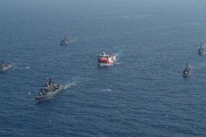 Εξοργιστικό: Ο Ερντογάν φωτογραφήθηκε με τον δολοφόνο του Σολωμού στα Κατεχόμενα [Βίντεο] - εικόνα 2