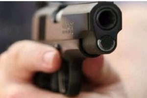 Αγιος Παντελεήμονας: Ανήλικος αυτοτραυματίστηκε με χαρτοκόπτη μπροστά στο αστυνομικό τμήμα