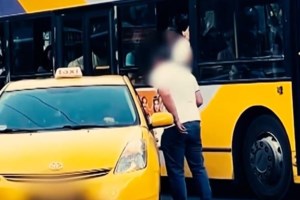 Στο Συμβούλιο της Επικρατείας οι οδηγοί Ταξί για το αυτοκόλλητο pos: Γιατί δεν το θέλουν- 1.000 ευρώ το πρόστιμο - εικόνα 2